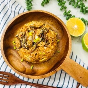 Image of Anchovies Fried Rice (Sinangag na Dilis) Recipe