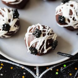 Marshmallow spiderweb oreo balls