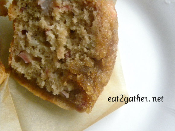 Rhubarb Strawberry Muffins
