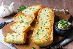 Steakhouse Style Garlic Bread