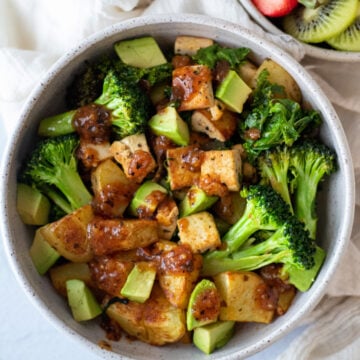 Image of Lemon-pepper Tofu Breakfast Bowl