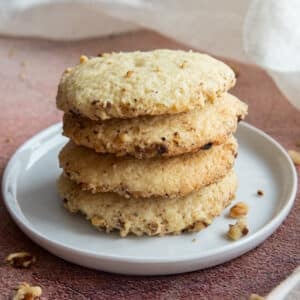 Easy Walnut Cookies