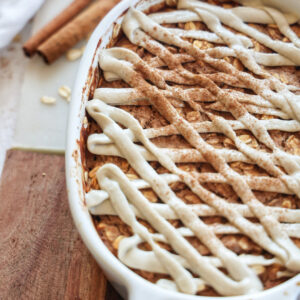 Healthy Cinnamon Roll Baked Oatmeal (Vegan, Gluten-Free)