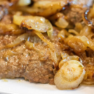 Bistec Encebollado (Steak and Onions)