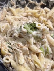 Slow Cooker Chicken Broccoli Alfredo