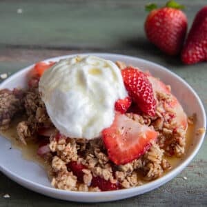 Pear and Strawberry Breakfast Crumble