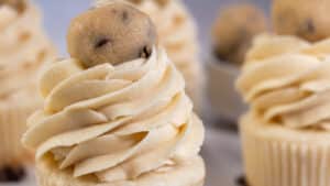 Chocolate Chip Cookie Dough Buttercream Frosting