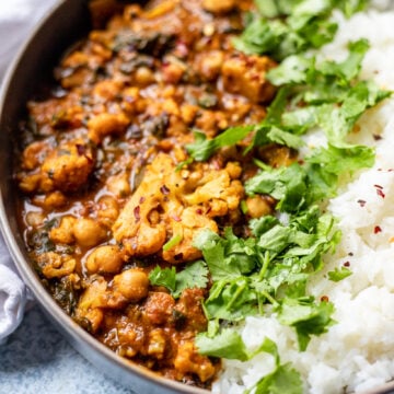 Spicy Vegan Cauliflower and Chickpea Curry