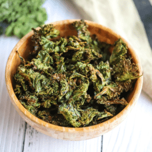 Spicy Cheesy Kale Crisps