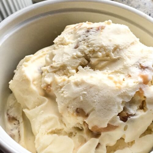 No-Churn Salted Caramel Pecan Ice Cream – A Sweet & Salty Delight!