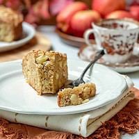 Simple Anytime Apple Cake