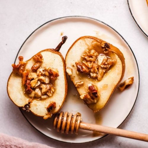Baked pears recipe with honey, cinnamon & pecans