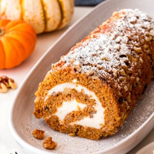 Easy Pumpkin Roll Thanksgiving Dessert Recipe