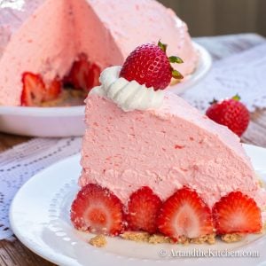 No Bake Strawberry Cheesecake Pie