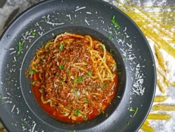 Slow Cooker Spaghetti Bolognese