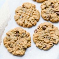 4- Ingredient Peanut Butter Chocolate Chip Cookies