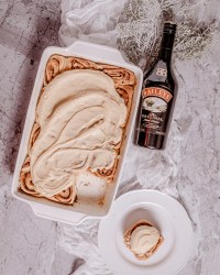 Cinnamon rolls with Baileys frosting