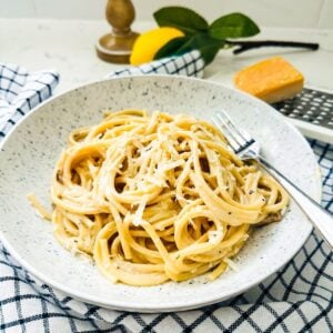 Simple Pasta with Mushroom and Creamy Black Truffle Oil