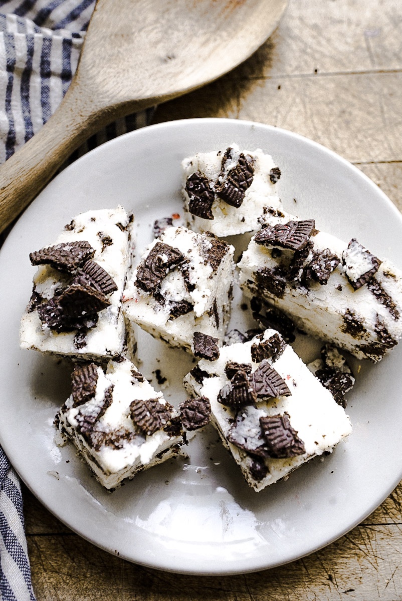 The Best Oreo Fudge (No Bake)