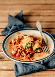 Chicken lasagna zucchini rolls