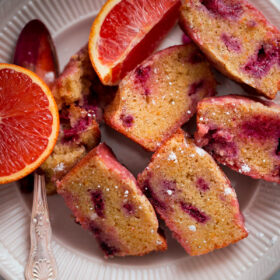 Small Batch Almond Raspberry Cakes