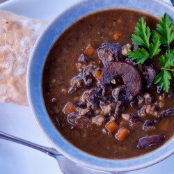 Smoked Mushroom & Caramelized Onion Soup (V)