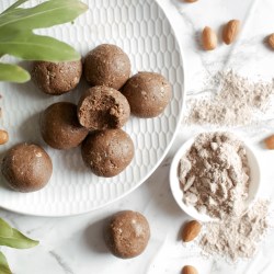 CHOC HONEYCOMB PROTEIN BALLS