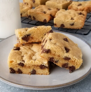 Easy Chocolate Chip Cookie Bars