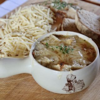 Easy Vegetarian French Onion Soup