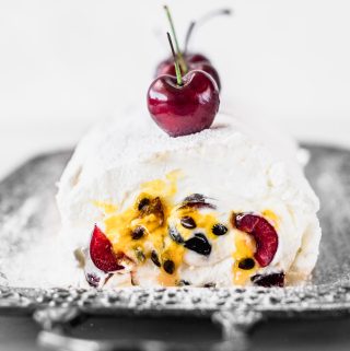 Pavlova Roulade