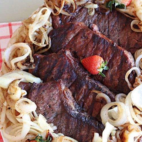 Steaks with Peppery Onions