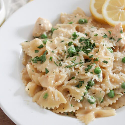 One Pot Lemon Garlic Chicken Pasta