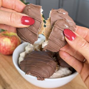 Caramel Apple Yogurt Clusters