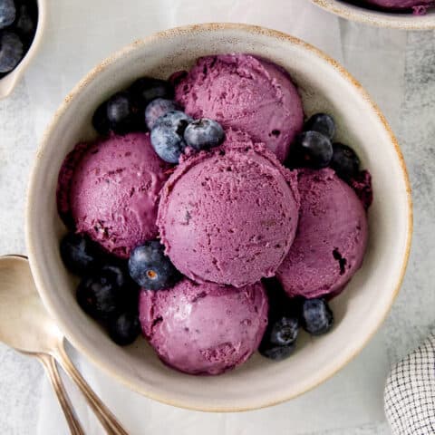 Crème Fraîche Blueberry Ice Cream