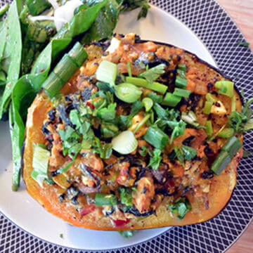 Stuffed Acorn Squash with Ground Turkey, Cheese, and Garlic