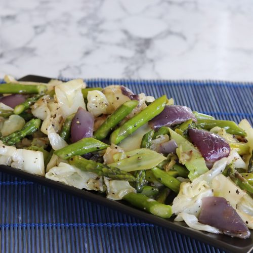 Cabbage and Asparagus stir-fry with Pepper (Miriapito)