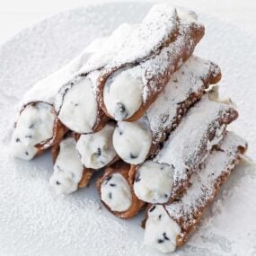 Homemade Cannoli Recipe