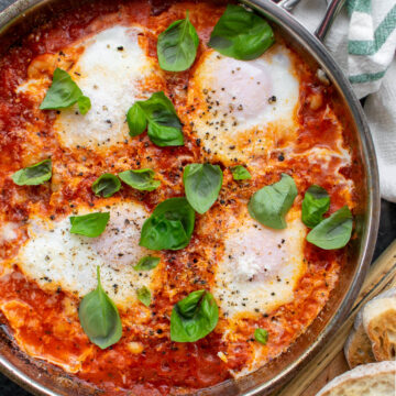 Eggs in Purgatory with White Beans