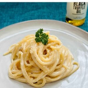 Simple Creamy Truffle Pasta with Black Truffle Oil