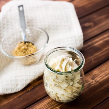 A Quick and Easy Recipe for Almond Whipped Cream