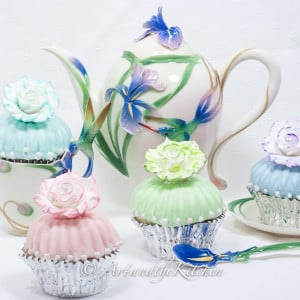 Vanilla Bean Cupcakes with Marshmallow Fondant