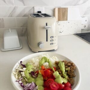 Taco Bowl With Avocado Sauce
