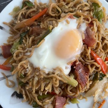 Bacon & Eggs Yakisoba