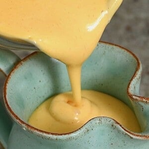 Quick Hollandaise Sauce (No-Fail)
