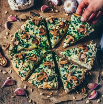 Garlic Mushroom and Spinach Pizza