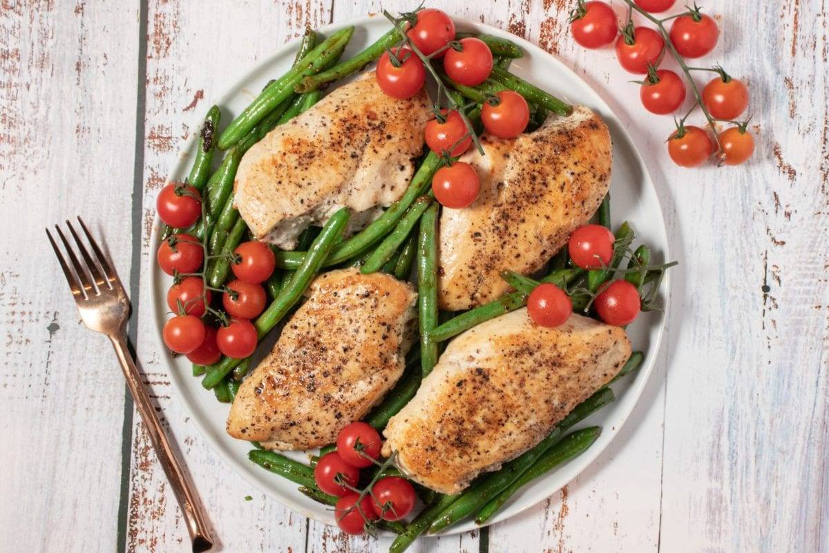 chicken w/Green Beans & Blistered Tomatoes
