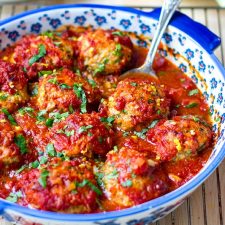 Chicken Meatballs In Tomato Sauce