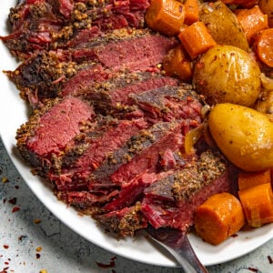 Crock Pot Corned Beef Recipe (+ Cabbage)