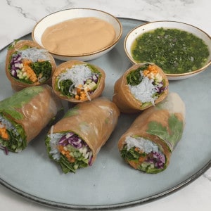 Fresh spring rolls with salmon carpaccio