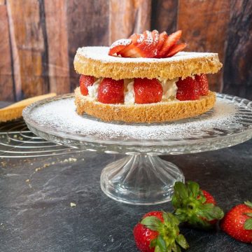 Strawberry Sponge Cake